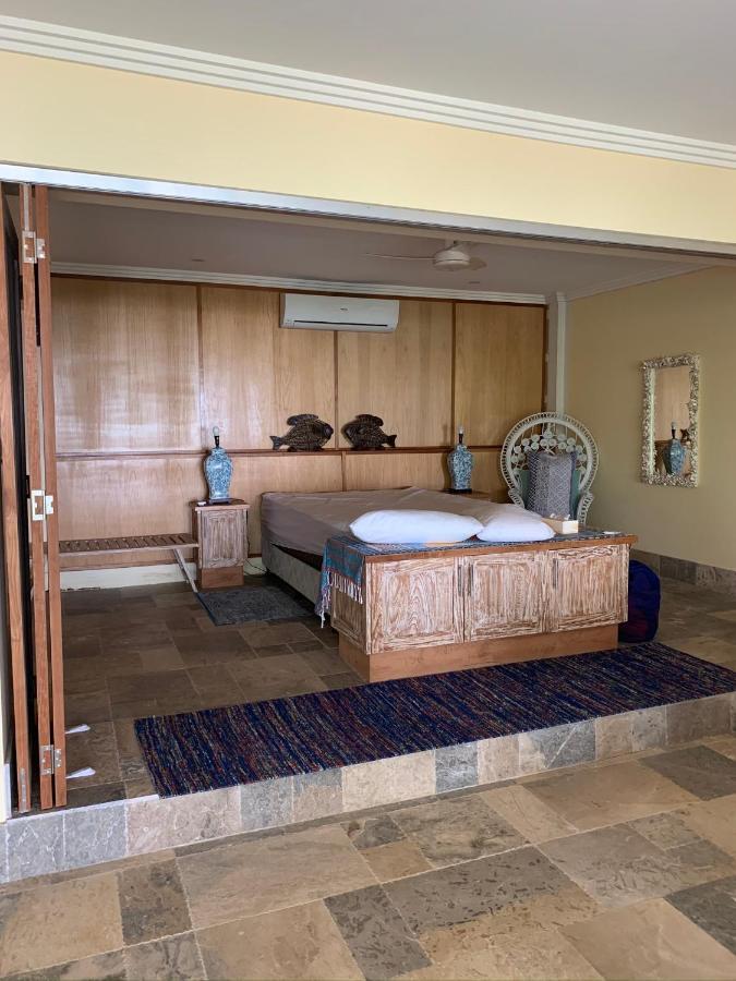 Beachfront Dolphin Cabin Oak Beach Extérieur photo